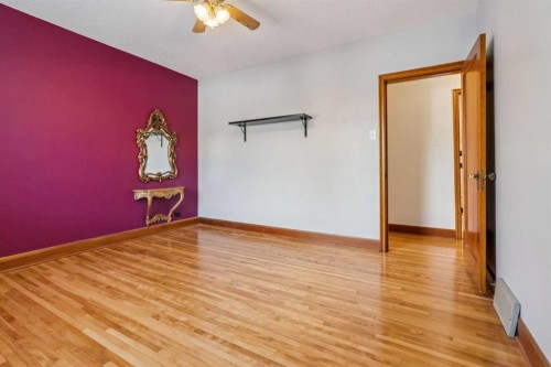 811 19 Avenue Nw, Calgary, AB - Indoor Photo Showing Other Room