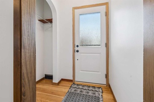 811 19 Avenue Nw, Calgary, AB - Indoor Photo Showing Other Room