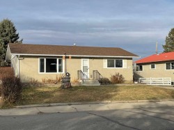 524 51 Avenue WEST Claresholm, AB T0L 0T0