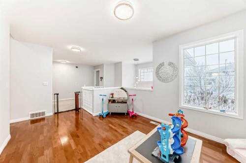 3263 Signal Hill Drive Sw, Calgary, AB - Indoor Photo Showing Other Room