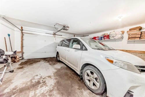3263 Signal Hill Drive Sw, Calgary, AB - Indoor Photo Showing Garage