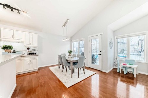3263 Signal Hill Drive Sw, Calgary, AB - Indoor Photo Showing Dining Room