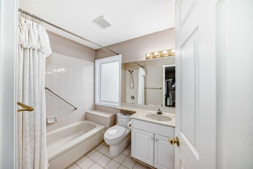 1405 Shawnee Road Sw, Calgary, AB - Indoor Photo Showing Bathroom