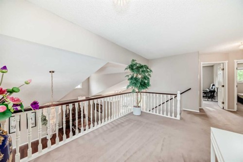 1405 Shawnee Road Sw, Calgary, AB - Indoor Photo Showing Other Room