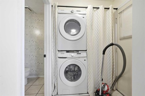 284 Falton Drive Ne, Calgary, AB - Indoor Photo Showing Laundry Room