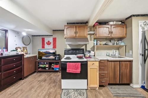 284 Falton Drive Ne, Calgary, AB - Indoor Photo Showing Kitchen