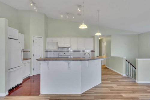 140 Valley Ridge Heights Nw, Calgary, AB - Indoor Photo Showing Kitchen