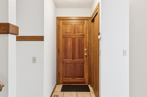 9 Jensen Crescent Ne, Airdrie, AB - Indoor Photo Showing Other Room