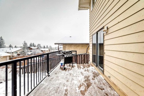 238 Berwick Drive Nw, Calgary, AB - Outdoor With Exterior