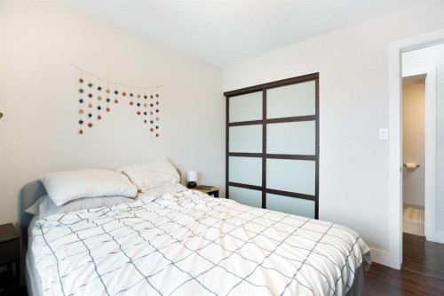204-809 4 Street Ne, Calgary, AB - Indoor Photo Showing Bedroom