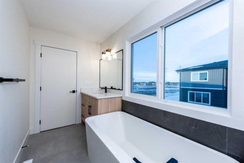 101 Waterford Passage, Chestermere, AB - Indoor Photo Showing Bathroom