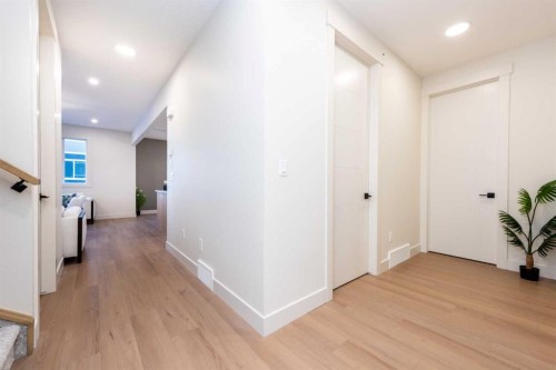 101 Waterford Passage, Chestermere, AB - Indoor Photo Showing Other Room