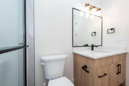 101 Waterford Passage, Chestermere, AB - Indoor Photo Showing Bathroom