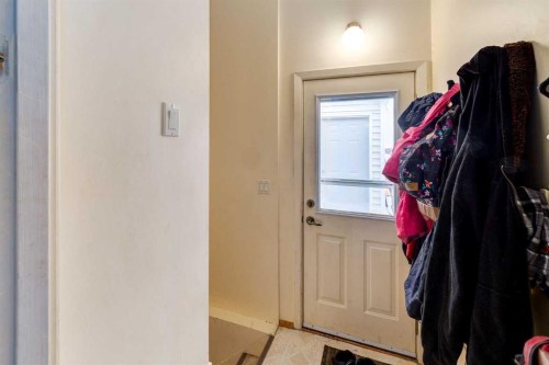 744 Hunterston Crescent Nw, Calgary, AB - Indoor