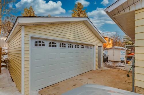 744 Hunterston Crescent Nw, Calgary, AB - Outdoor With Exterior