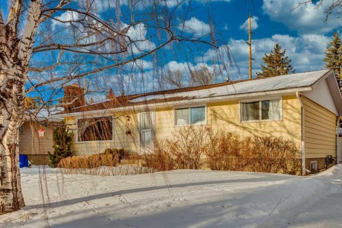 744 Hunterston Crescent Nw, Calgary, AB - Outdoor