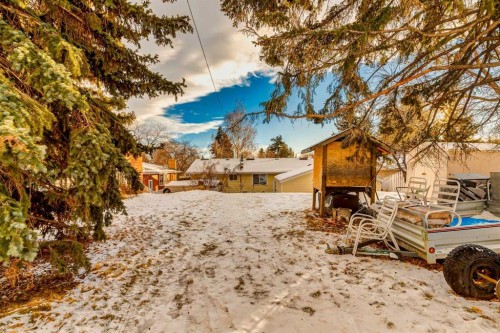 744 Hunterston Crescent Nw, Calgary, AB - Outdoor