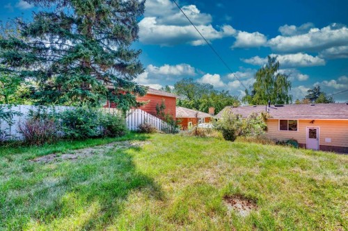 744 Hunterston Crescent Nw, Calgary, AB - Outdoor