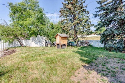 744 Hunterston Crescent Nw, Calgary, AB - Outdoor