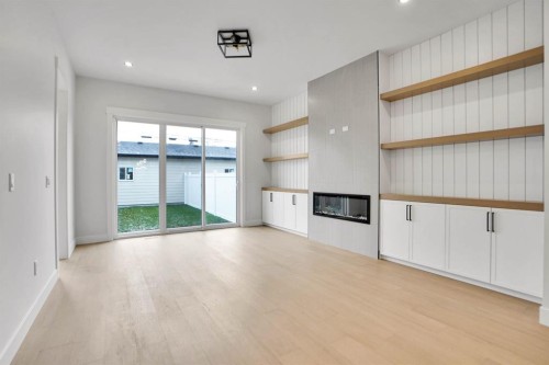 8528 47 Avenue Nw, Calgary, AB - Indoor