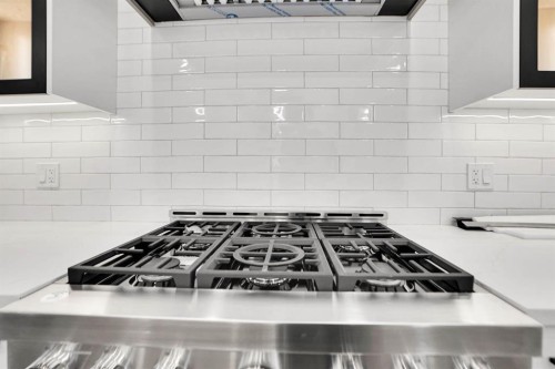 8528 47 Avenue Nw, Calgary, AB - Indoor Photo Showing Kitchen With Double Sink With Upgraded Kitchen