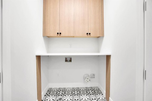 8528 47 Avenue Nw, Calgary, AB - Indoor