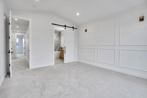 8528 47 Avenue Nw, Calgary, AB - Indoor Photo Showing Other Room