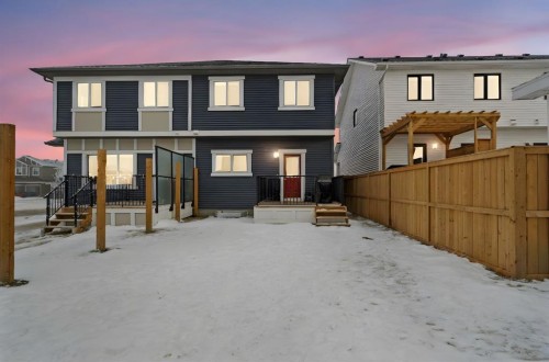 10 Emberside Link, Cochrane, AB - Outdoor