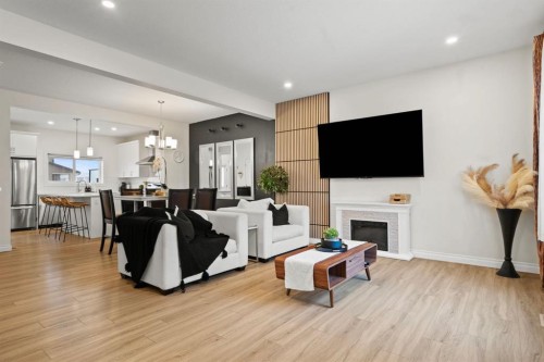 10 Emberside Link, Cochrane, AB - Indoor Photo Showing Living Room