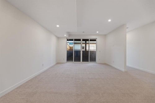 2436 30 Avenue Sw, Calgary, AB - Indoor Photo Showing Other Room