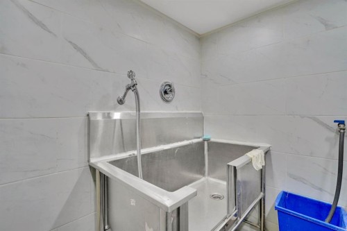 210 Cranberry Place Se, Calgary, AB - Indoor Photo Showing Other Room