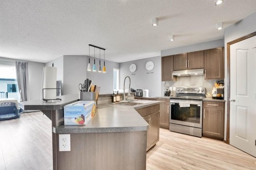 210 Cranberry Place Se, Calgary, AB - Indoor Photo Showing Kitchen