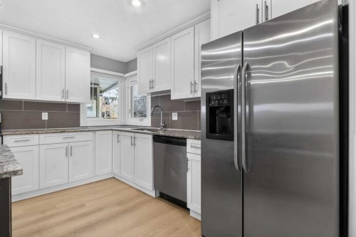 415 Templeton Road Ne, Calgary, AB - Indoor Photo Showing Kitchen With Stainless Steel Kitchen With Upgraded Kitchen