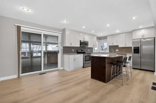 415 Templeton Road Ne, Calgary, AB - Indoor Photo Showing Kitchen With Stainless Steel Kitchen