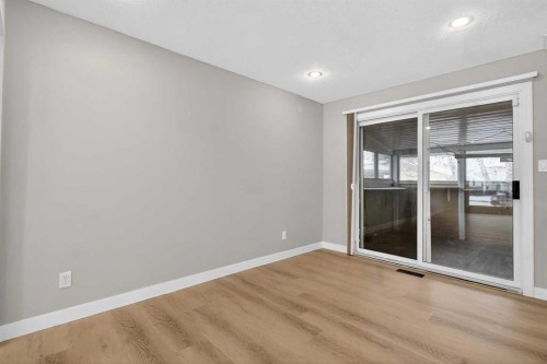 415 Templeton Road Ne, Calgary, AB - Indoor Photo Showing Other Room
