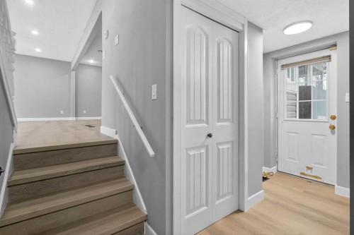 415 Templeton Road Ne, Calgary, AB - Indoor Photo Showing Other Room