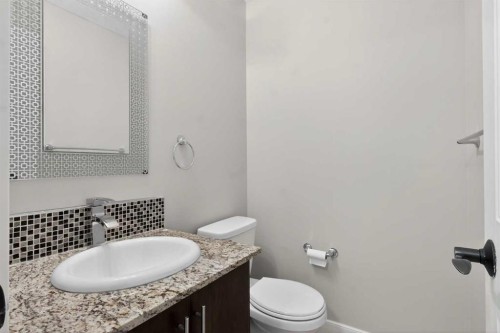 415 Templeton Road Ne, Calgary, AB - Indoor Photo Showing Bathroom