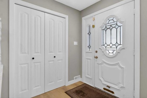 415 Templeton Road Ne, Calgary, AB - Indoor Photo Showing Other Room