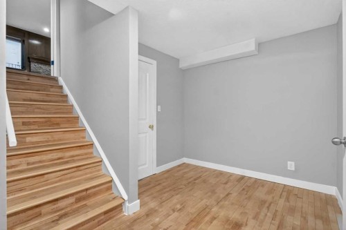 415 Templeton Road Ne, Calgary, AB - Indoor Photo Showing Other Room
