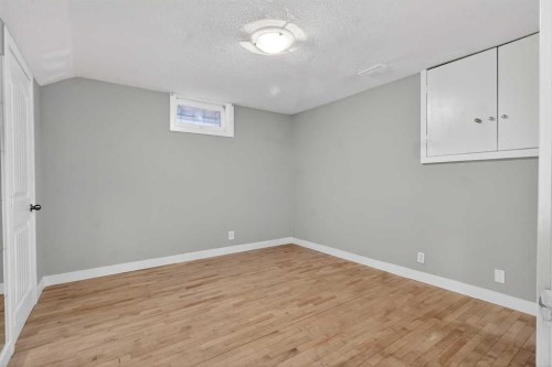 415 Templeton Road Ne, Calgary, AB - Indoor Photo Showing Other Room