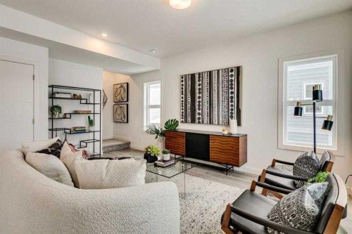 72-2117 81St Street Sw, Calgary, AB - Indoor Photo Showing Living Room