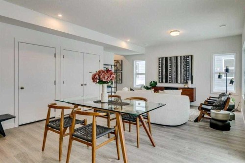 72-2117 81St Street Sw, Calgary, AB - Indoor Photo Showing Dining Room