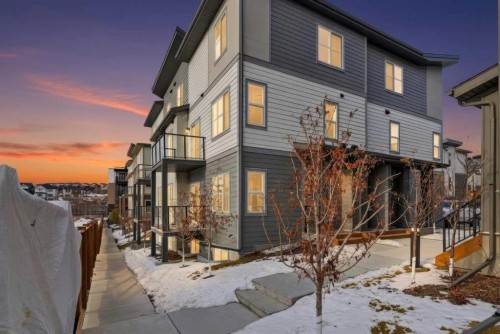 72-2117 81St Street Sw, Calgary, AB - Outdoor