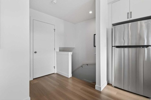 72-2117 81St Street Sw, Calgary, AB - Indoor