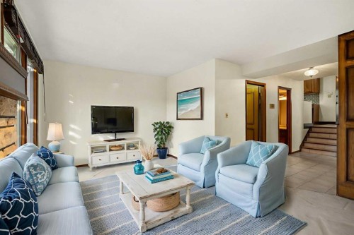 720 Parkvalley Road Se, Calgary, AB - Indoor Photo Showing Living Room