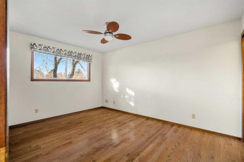 720 Parkvalley Road Se, Calgary, AB - Indoor Photo Showing Other Room