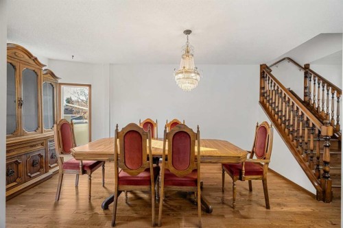 720 Parkvalley Road Se, Calgary, AB - Indoor Photo Showing Dining Room