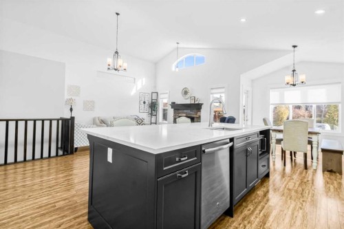 811 Boulder Creek Drive Se, Langdon, AB - Indoor Photo Showing Kitchen With Upgraded Kitchen