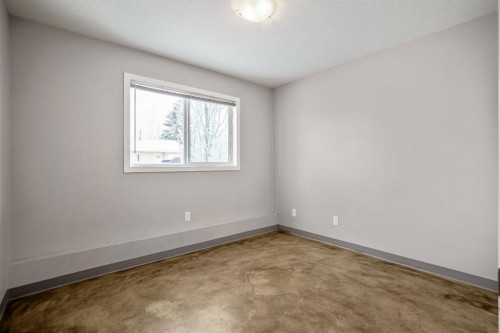 D-204 6 Avenue, Strathmore, AB - Indoor Photo Showing Other Room
