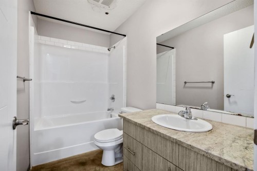 D-204 6 Avenue, Strathmore, AB - Indoor Photo Showing Bathroom